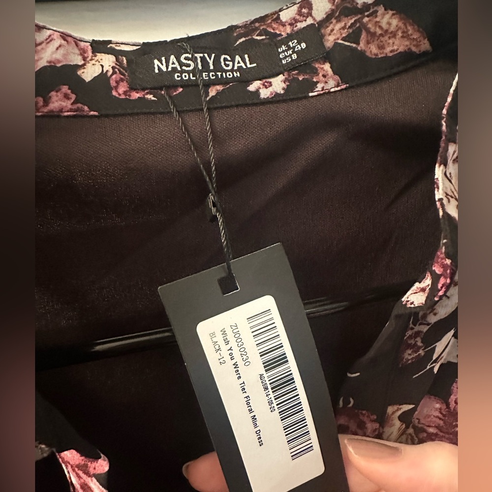 NWT Nasty Gal Flower Printed Dress. Size: US 8. - Picture 6 of 6